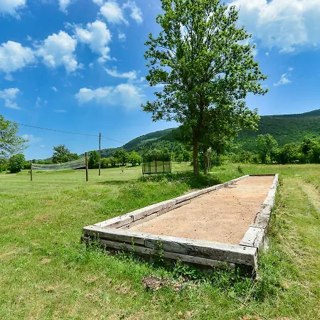 Enchanting Holiday In Kijani With Swimming Pool Gračac