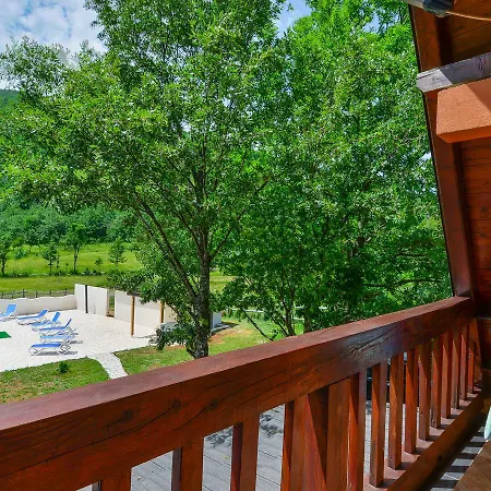 Enchanting Holiday In Kijani With Swimming Pool * Gračac