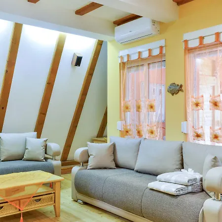 Enchanting Holiday In Kijani With Swimming Pool Gračac
