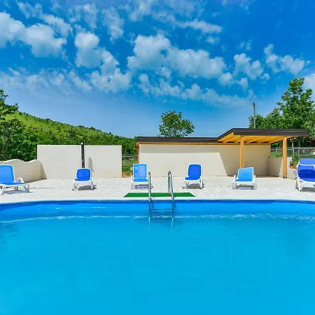 Enchanting Holiday In Kijani With Swimming Pool Gračac