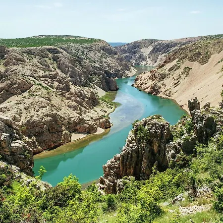 Enchanting Holiday In Kijani With Swimming Pool Vikendica *